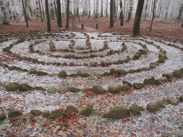 Wald-Winterzeit-Labyrinth